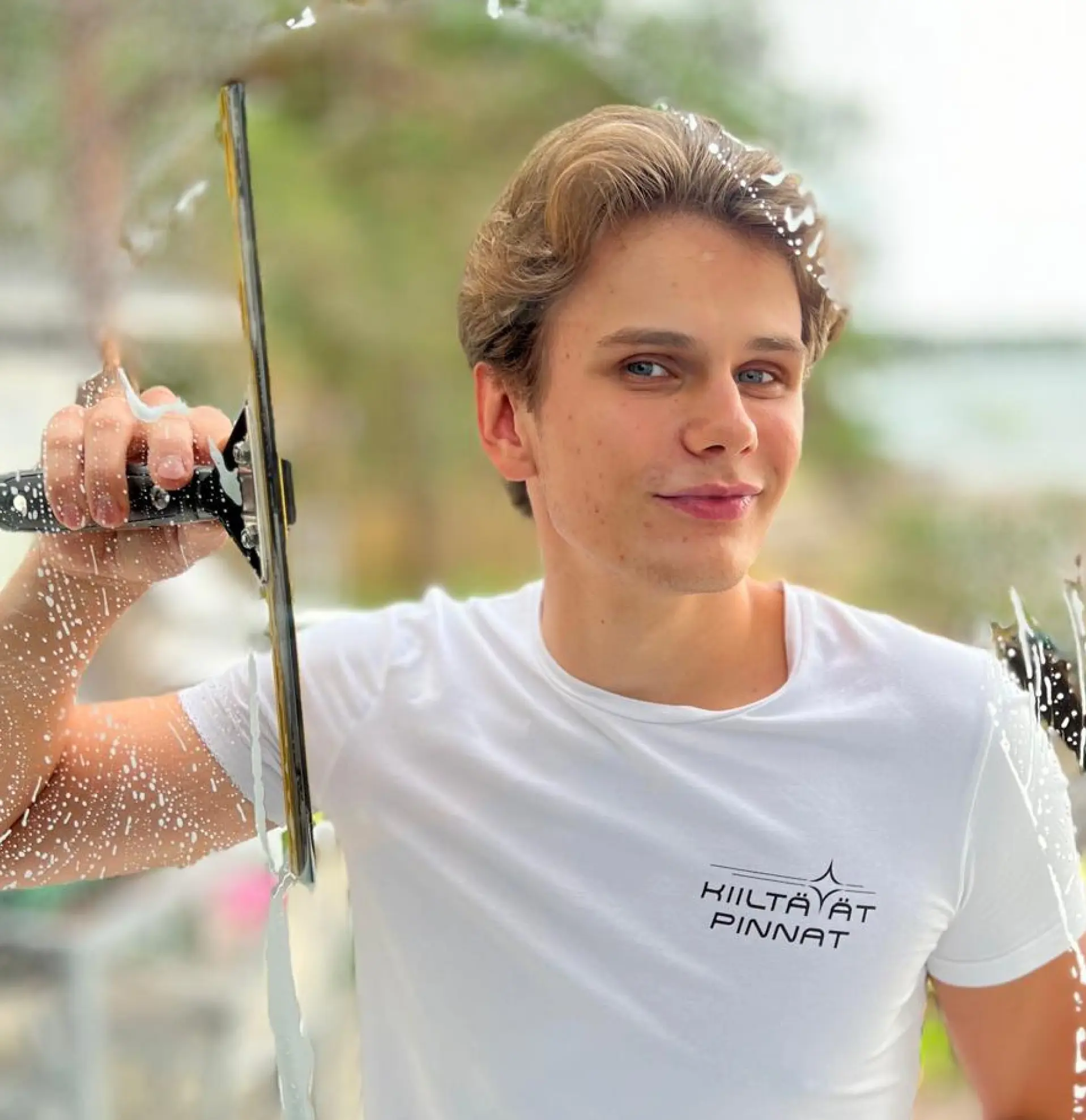 Ammattitaitoista ikkunanpesua Helsingissä - Kiiltävät Pinnat